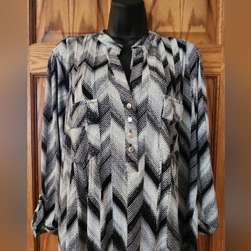 Black and Gray 3/4 Sleeves Patterned Tunic